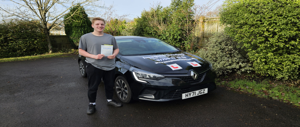 Tomas Tilyard passed with 2 driver faults 